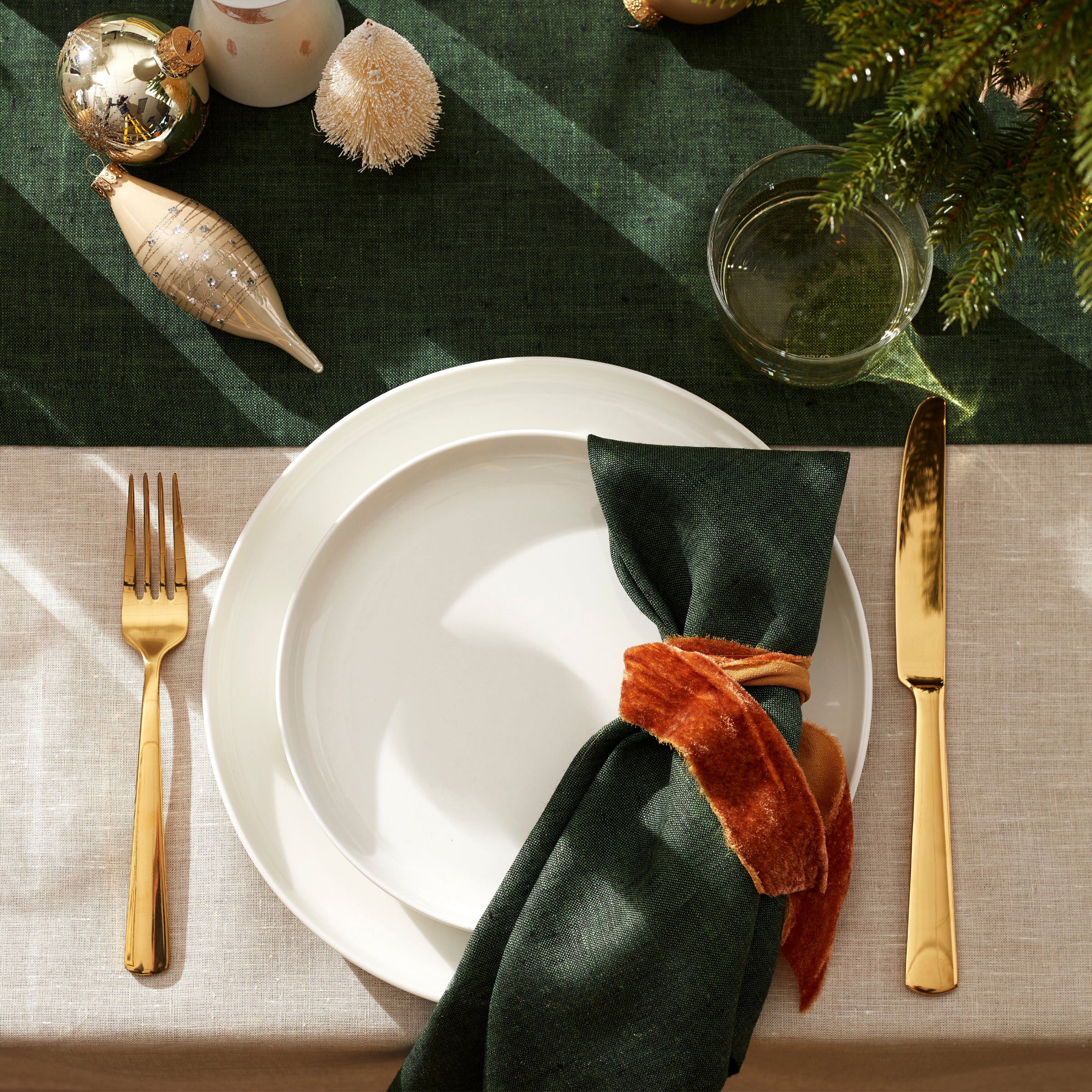 24 Seven White 24-Piece Dinnerware Set